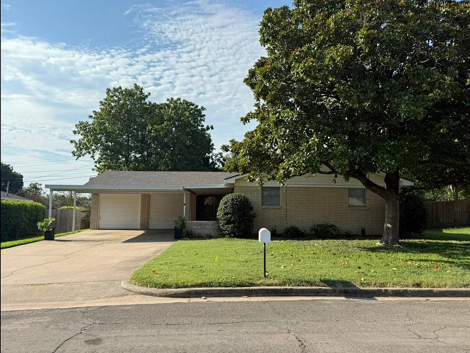 109 Redbud Cir