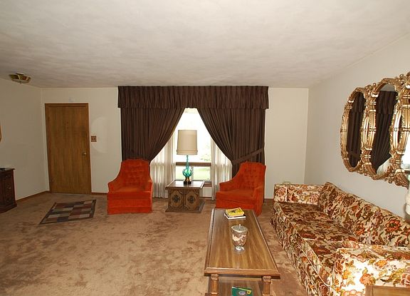 2nd image of 1680 Hartford Ct
