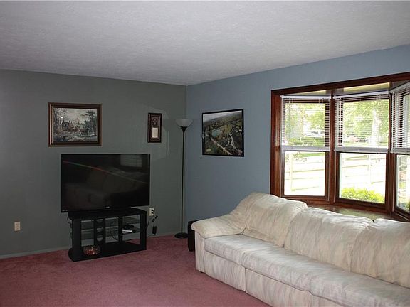 2nd image of 3320 Twain Cir