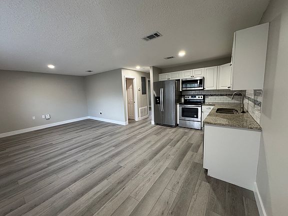 2nd image of 555 Cadillac Blvd