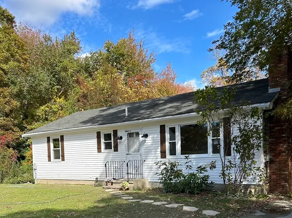 90 Merlin Dr, Swansea, MA 02777