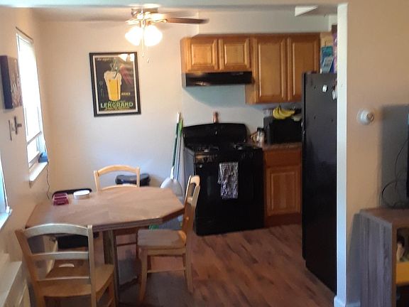 4th image of 528 Foster St Floor 1
