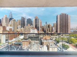 237 E 34th St #1704, New York, NY 10016