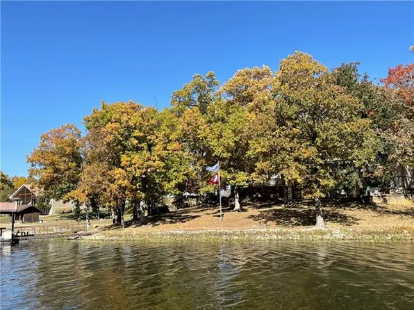 272 Lake Viking Ter, Gallatin, MO 64640