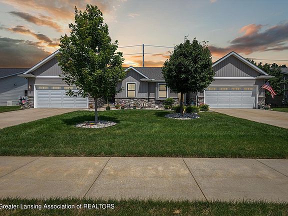 4th image of 145 Vansickle Dr #3