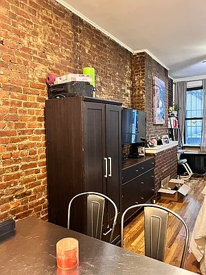 Rented by City Connections Realty | media 10