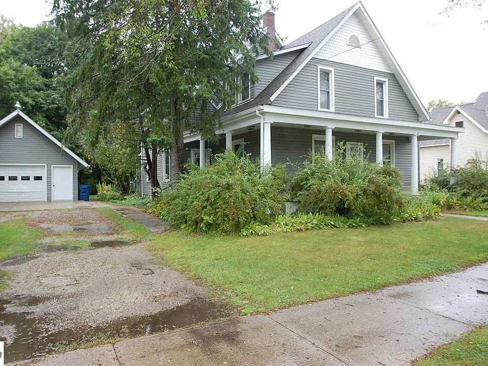 1st image of 271 N Burgess St