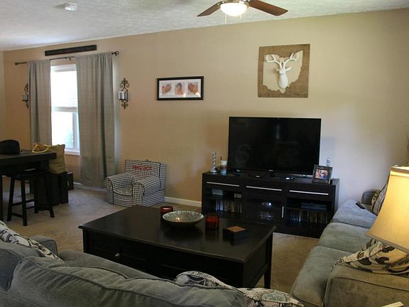 4th image of 251 Arbor Dr