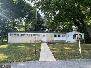 5136 Sunset Dr, Harrisburg, PA 17112