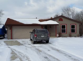 W292N5677 Dorn Rd, Hartland, WI 53029