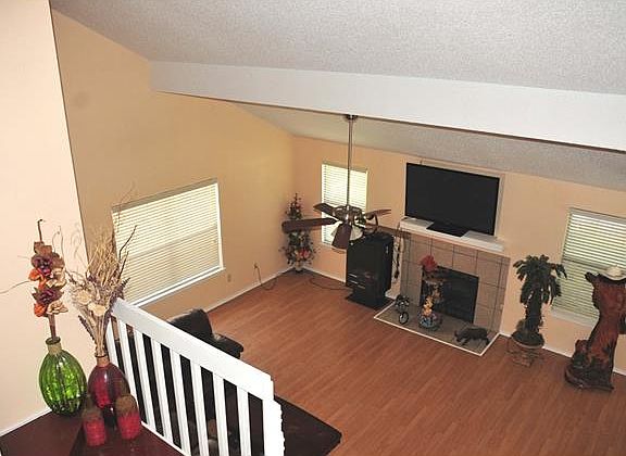 4th image of 1308 Weatherford Dr