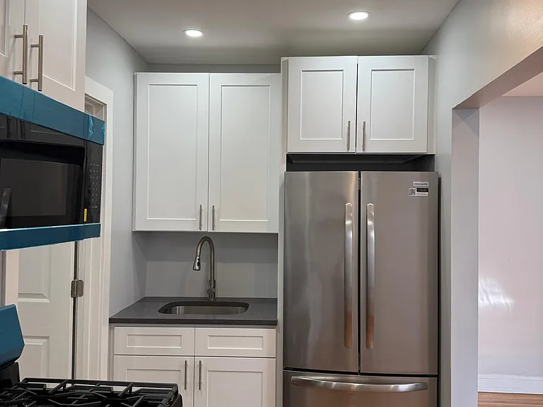 949 E 213th St #2 — Photo 5