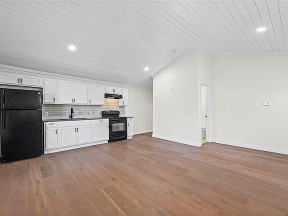 5th image of 1128 Quincy St