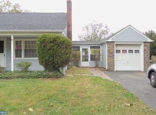 2232 Edgely Rd, Levittown, PA 19057