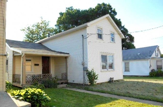 2nd image of 930 N 1st St