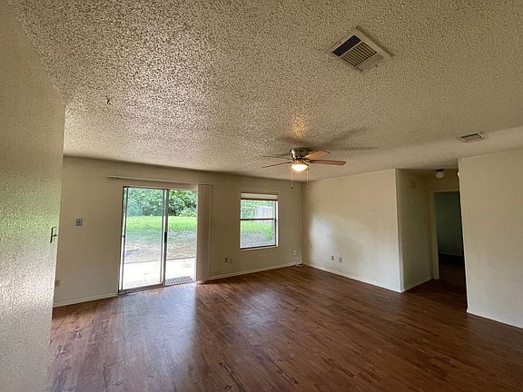 3rd image of 2507 Sweet Clover Dr