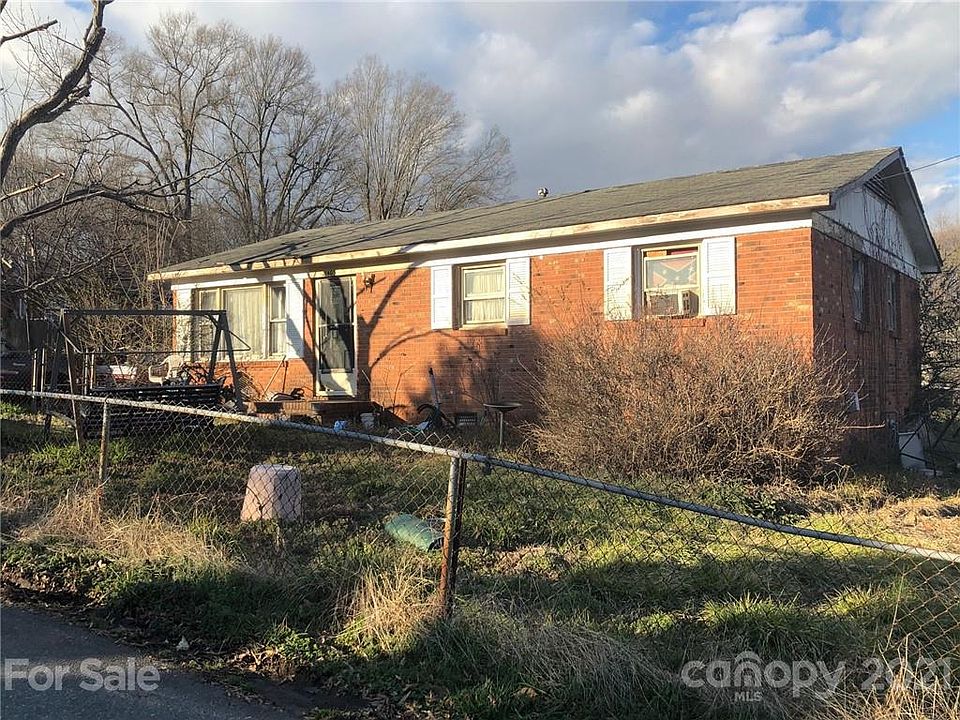 1st image of 21405 Gem St