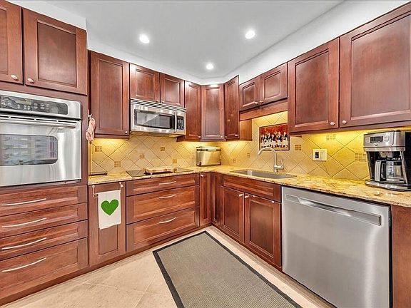 3rd image of 3505 Oaks Way #109