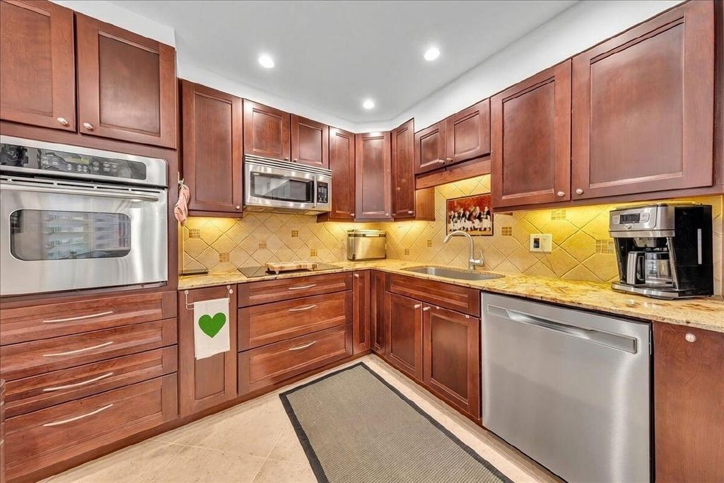 3505 Oaks Way #109, photo 3