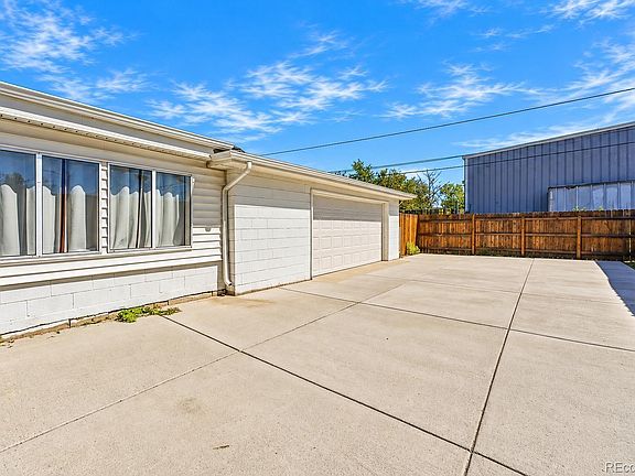 3rd image of 5360 Monaco Street