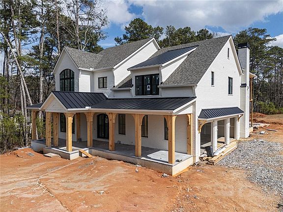 2nd image of 245 Heatherton Way