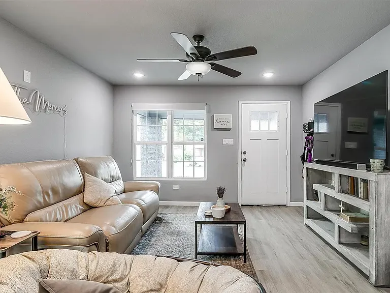 1044 E Ramsey Ave — Photo 15