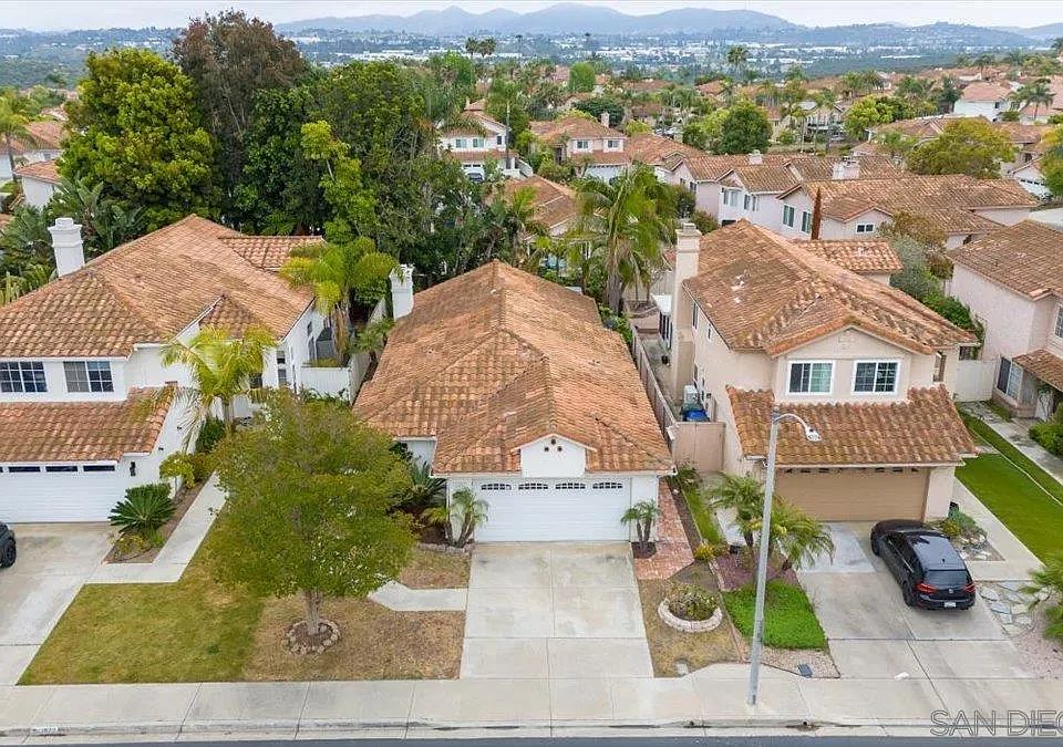 1st image of 1976 Spanish Oak Way