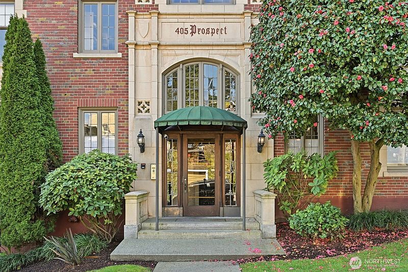 2nd image of 405 Prospect Street #300