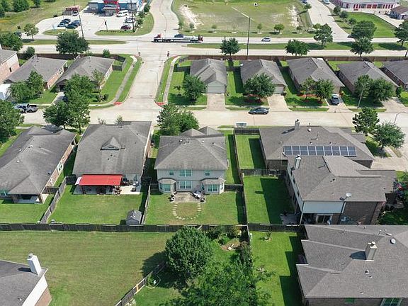 3rd image of 24811 Tribeca Ln