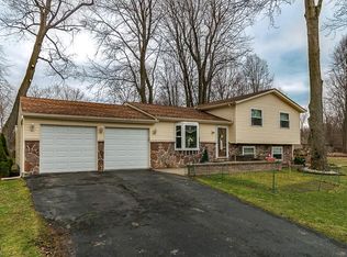 1596 Hampton Ct, Painesville, OH 44077