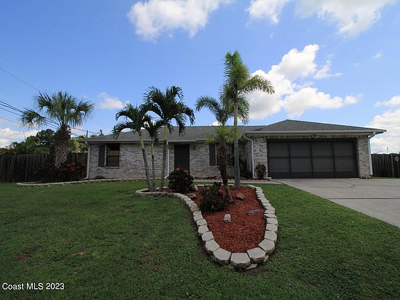 2nd image of 321 Seahorse Cir SE