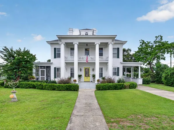 12 Dyal St, Baxley, GA 31513