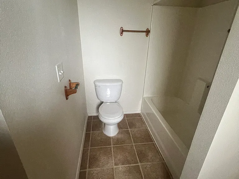 2387 Howard Ave #2387 — Photo 6