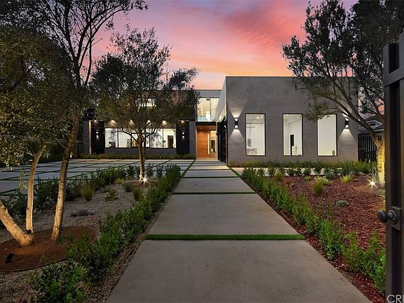 5th image of 14143 Chandler Blvd