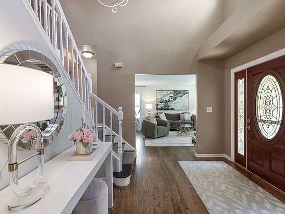 3rd image of 1180 Thorndale Ln