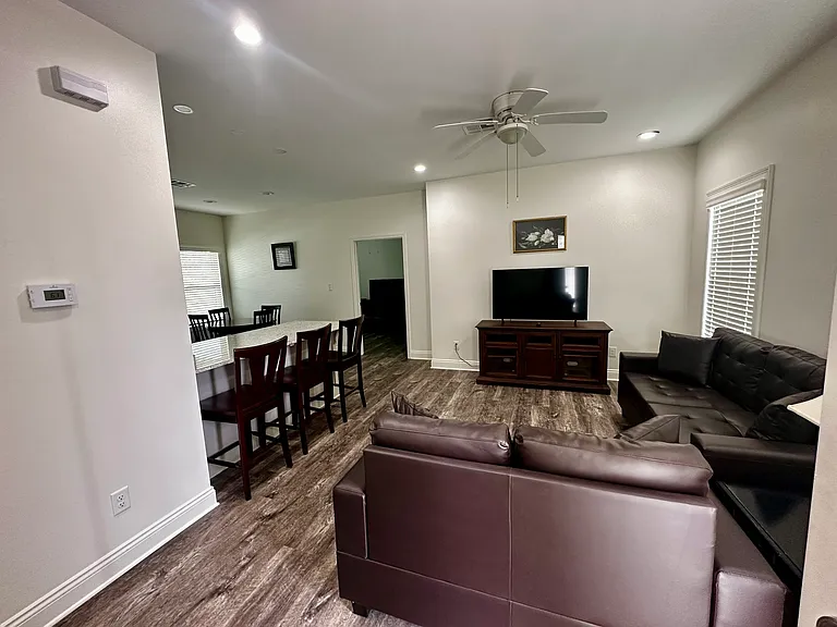 2310 Timberlane Dr — Photo 5