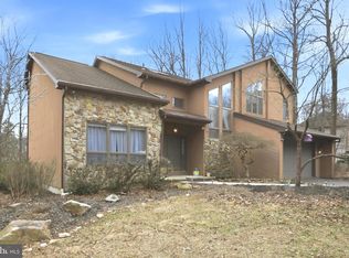 20 Highland Dr, Fleetwood, PA 19522