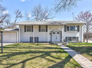 1453 N 90th Ave, Omaha, NE 68114