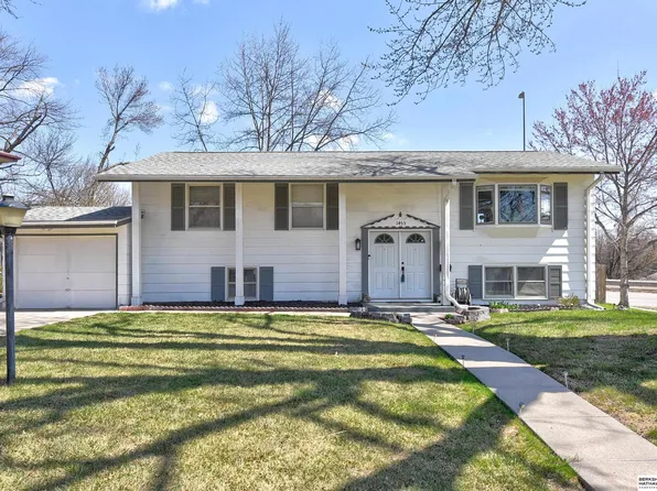 1453 N 90th Ave, Omaha, NE 68114