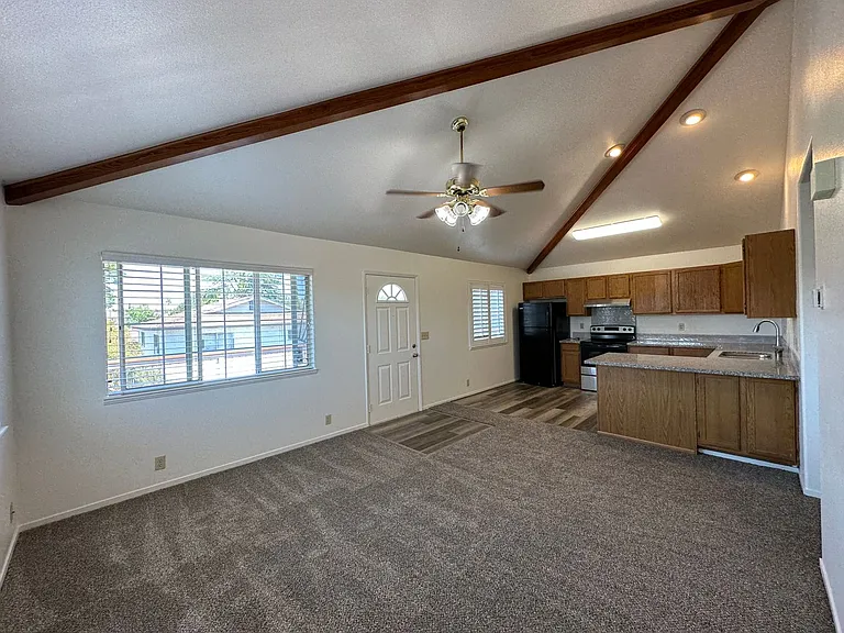 619 Military E — Photo 4