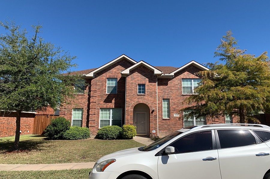 1st image of 2828 Clear Creek Dr