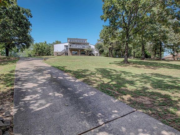 3rd image of 460 Grandview Hts