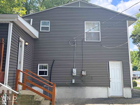 5th image of 1572 Burlington Ave