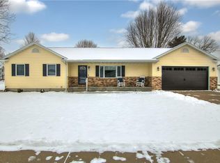 4411 Heartland Dr W, Eau Claire, WI 54701