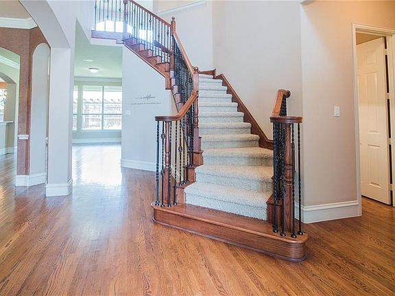 3rd image of 816 Hidden Springs Ct