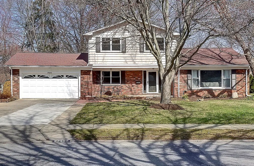 29608 Lincoln Rd photo 1