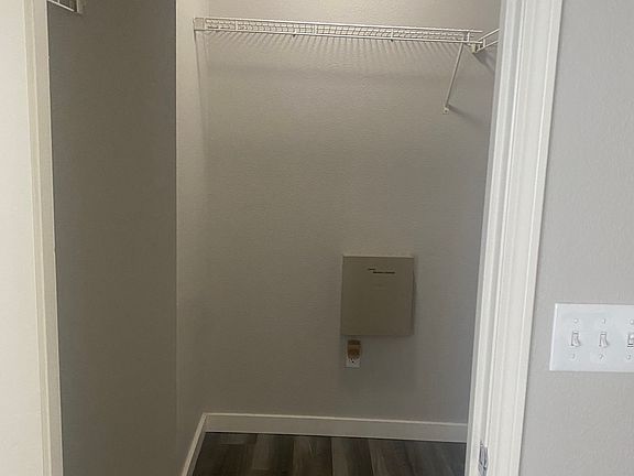 4th image of 1585 NE Jonquil Ln