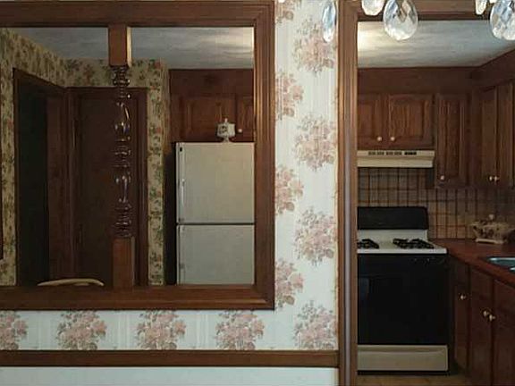 5th image of 10 Westfield Dr