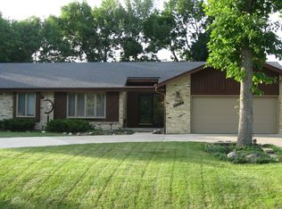 13690 W Pleasant View Dr, New Berlin, WI 53151