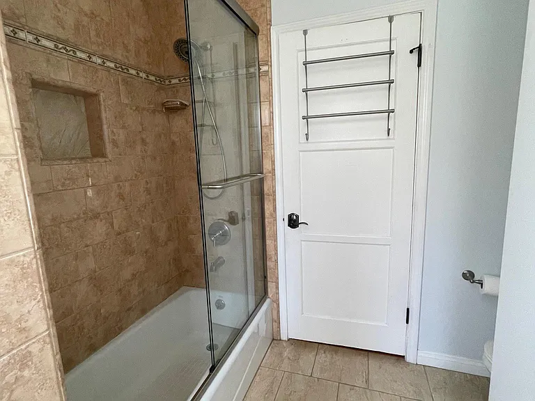 2820 Paloma St — Photo 19